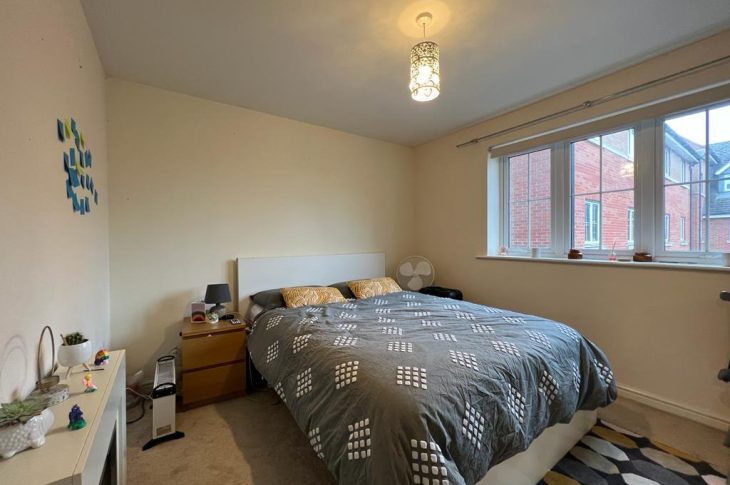 22 Holland Close